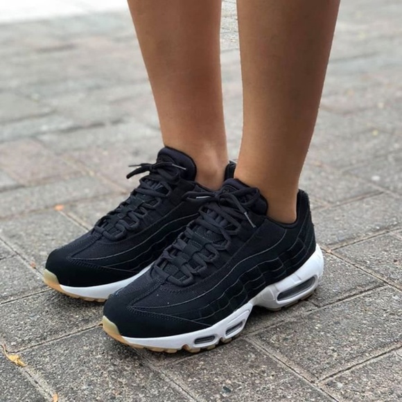 air max 95 black white gum